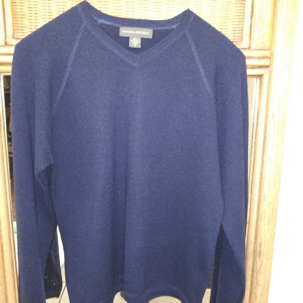 Banana Republic 100% pure wool v-neck sweater